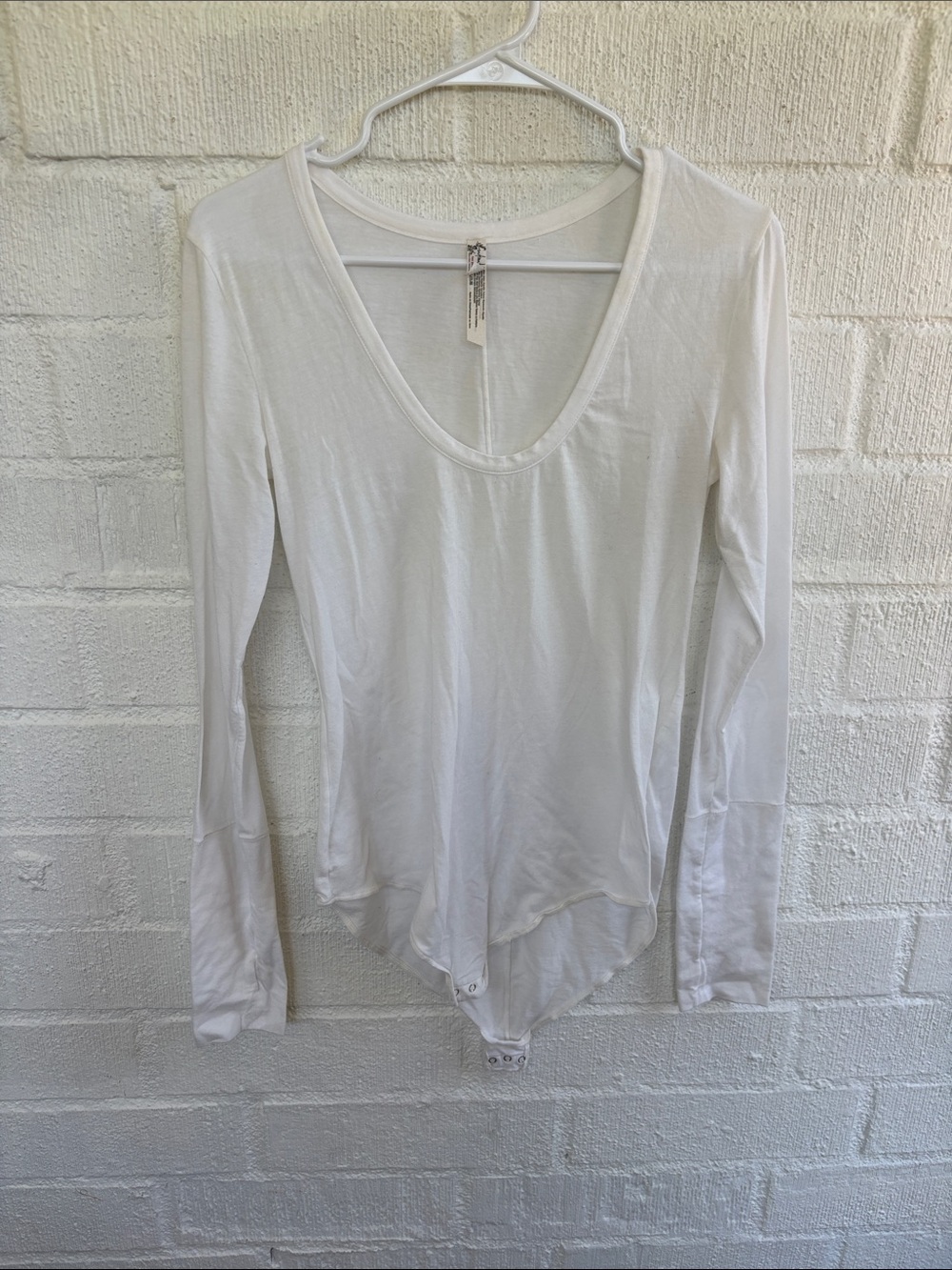 Free People Intimately White Scoop Neck Long Sleeve Bodysuit sz M